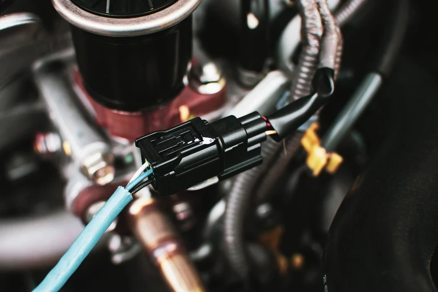 An electric socket wire connector to an O2 sensor