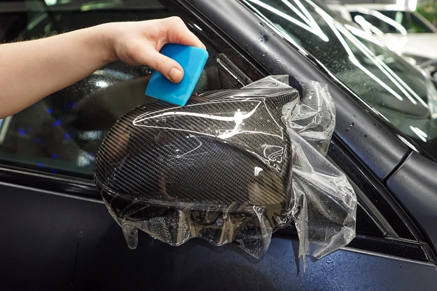 Installing a PPF on a car side mirror