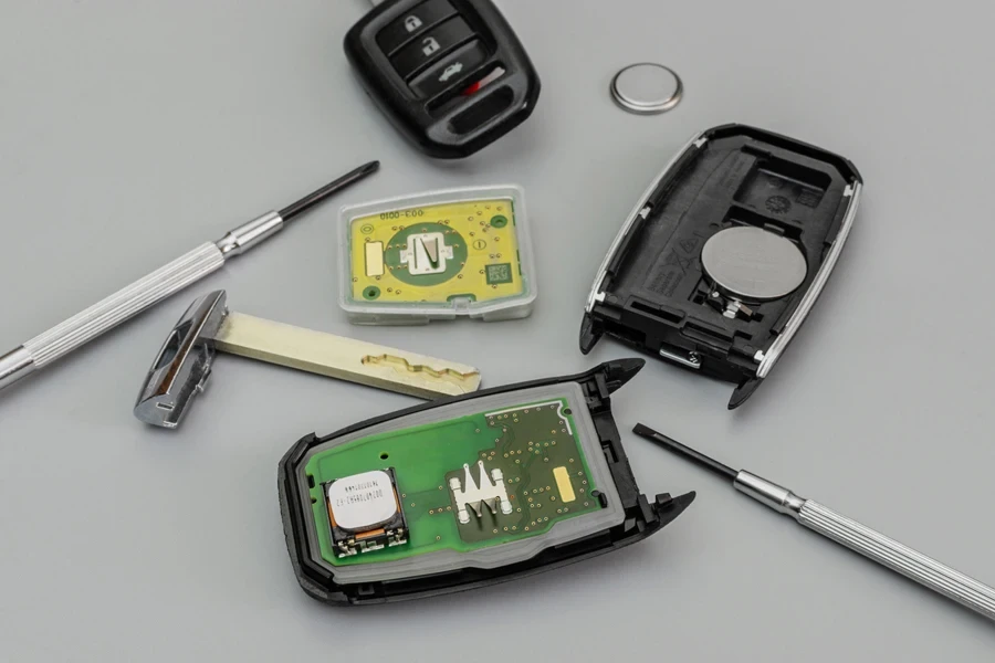 Replacing the battery in a car key fob