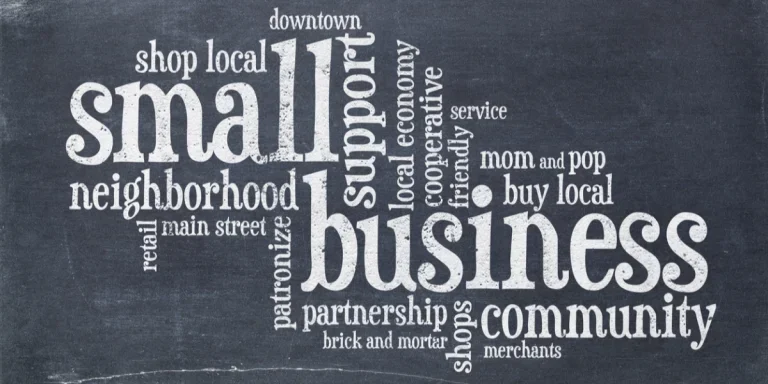 Concepto de pequeña empresa en una pizarra