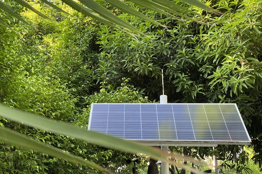 Small solar panels for solar Wi-Fi