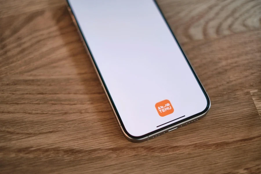 Temu symbol on a smartphone screen
