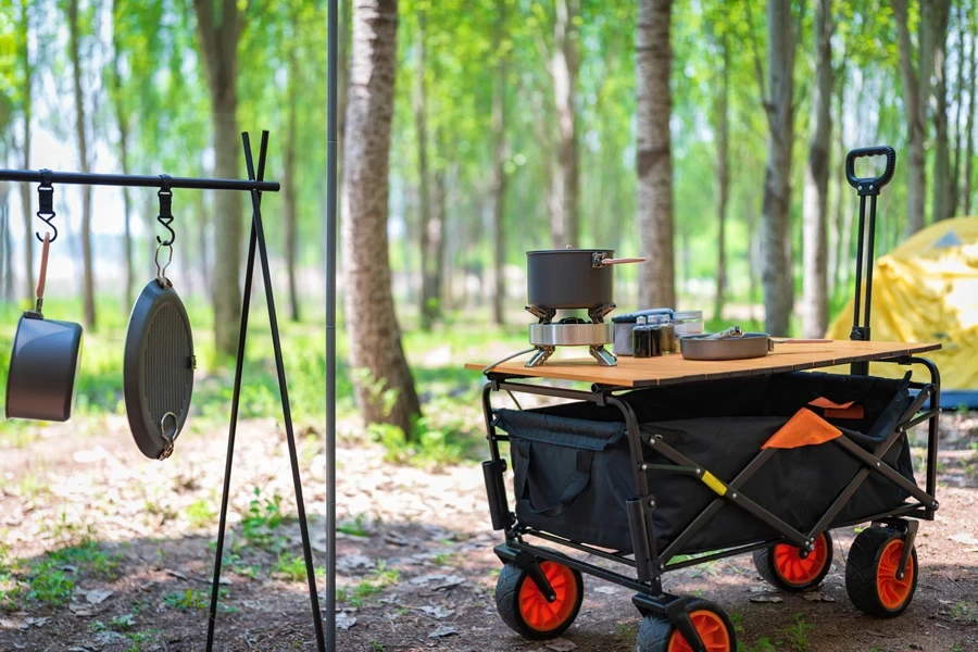 Foldable camping kitchen with wheels