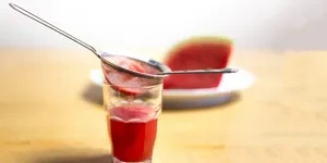 Mesh juice strainer model used to make fresh watermelon juice
