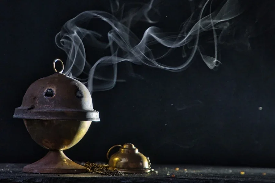 Runder Weihrauchbrenner mit Deckel