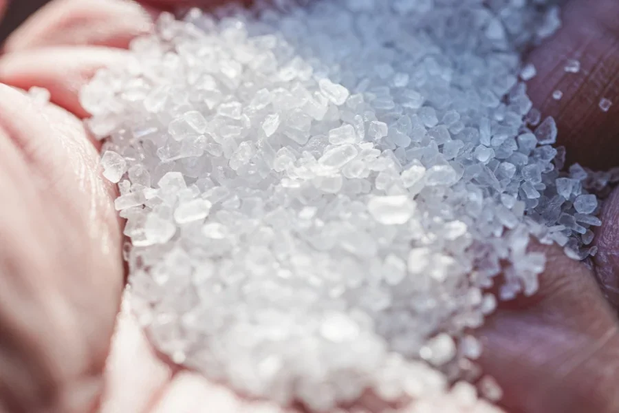 handful of large-grained sea salt