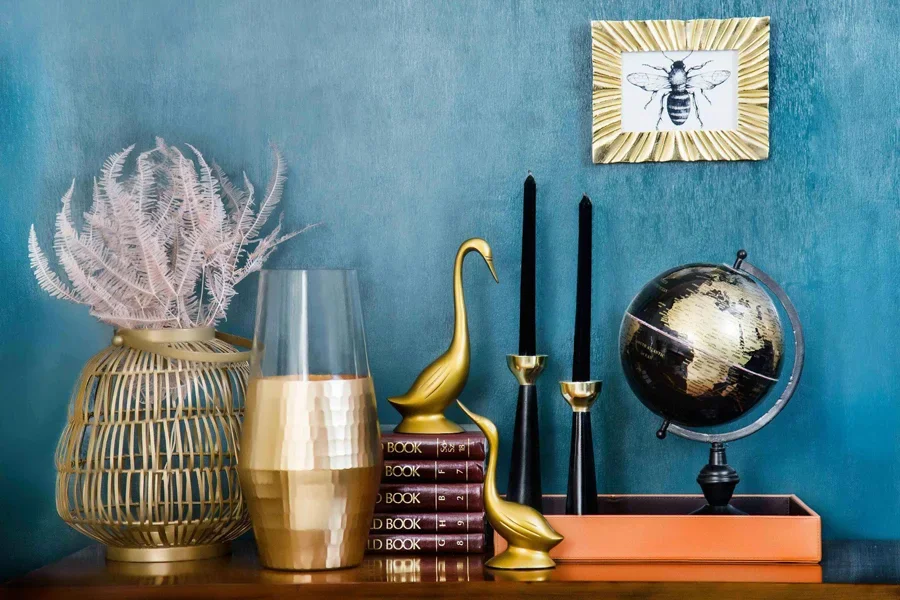 Aneka Patung Meja Berlapis Emas