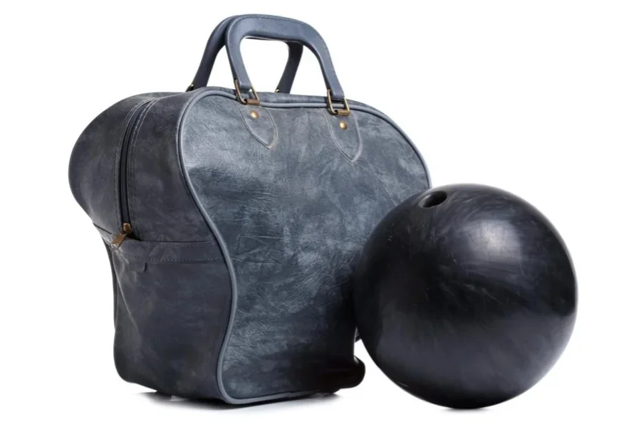 Bola de bolos y bolsa