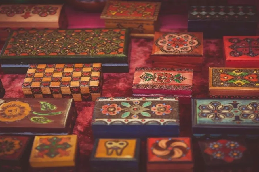 Bunte Vintage orientalische Schmuckschatullen aus Holz