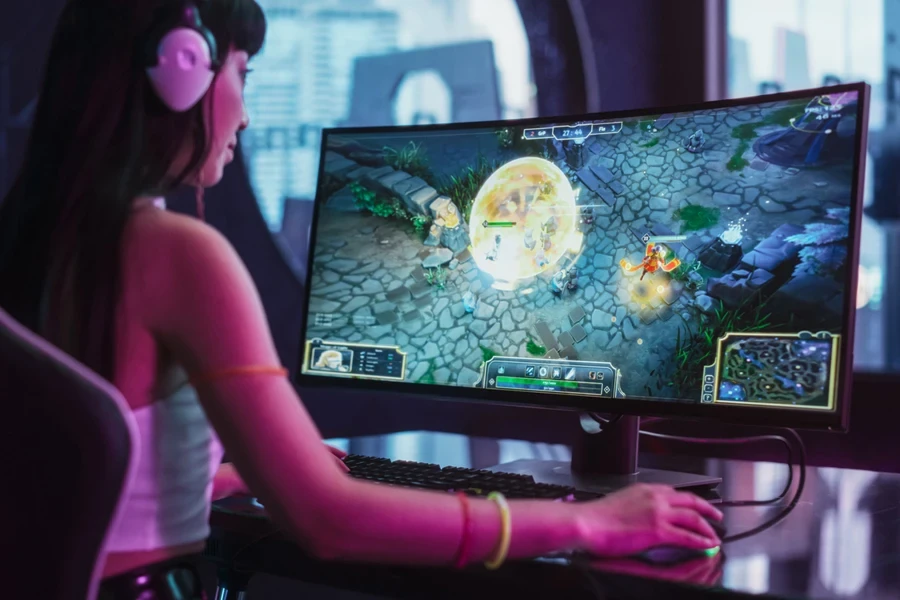 Girl using a QHD monitor
