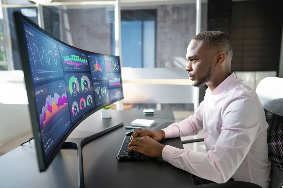 Man using an OLED curve