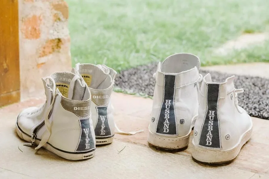 Одинаковая обувь для мужа и жены