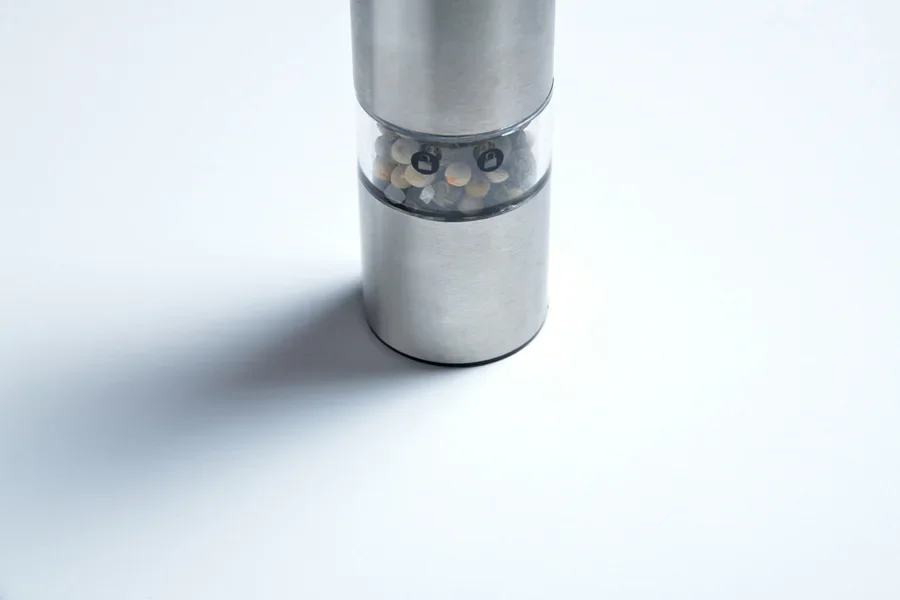 Moulin à poivre noir combinant acier inoxydable et verre