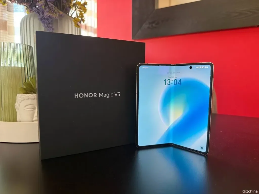 HONOR Magic V5