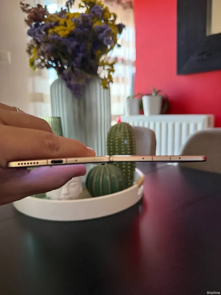 HONOR Magic V5