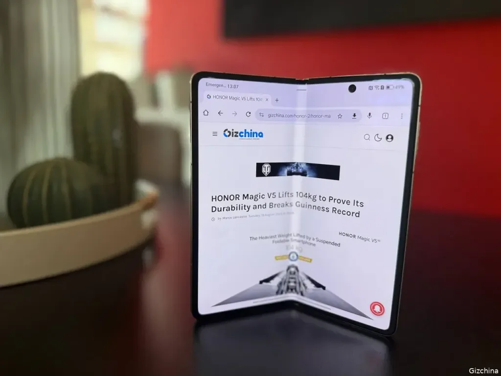 HONOR Magic V5