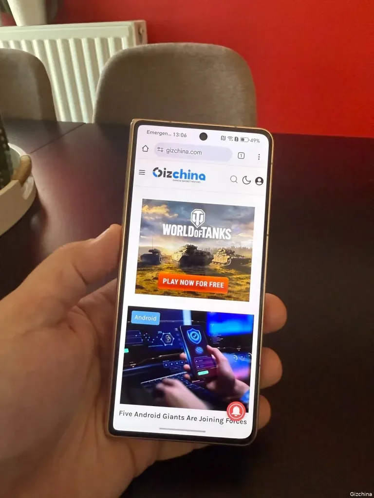 HONOR Magic V5