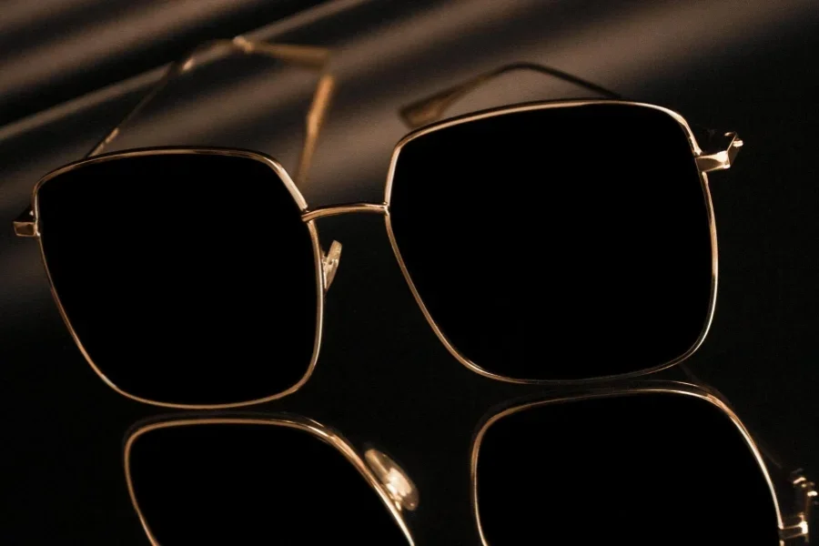 Kacamata Hitam dalam Fotografi Close Up