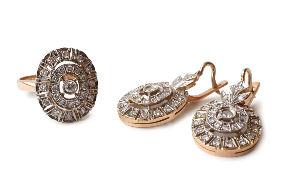 Старинные кольцо и серьги с драгоценными камнями