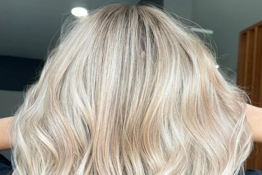 Волосы цвета ледяного блонда