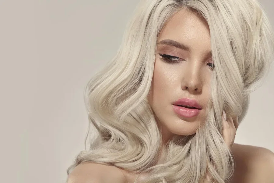 Волосы цвета ледяного блонда
