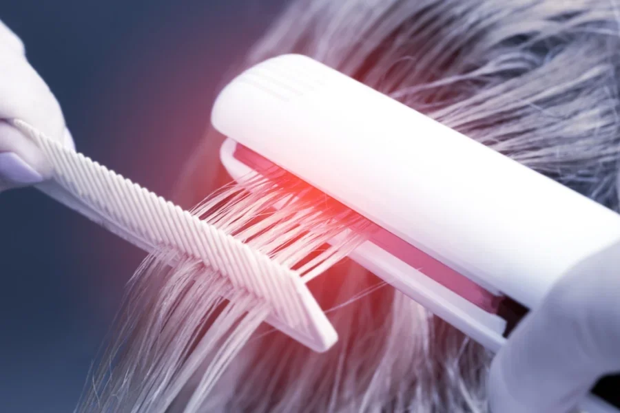 El rizador infrarrojo peina suavemente el cabello con menos daño.