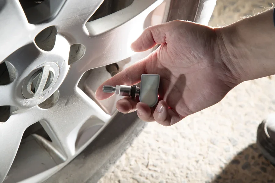 TPMS sensor programmer.Tire pressure sensors.