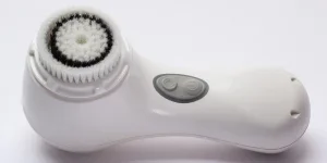 skin cleansing, skin cleaning device, cosmetics, brush head, sensitive, ergonomic,