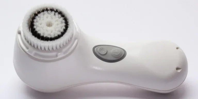 Hautreinigung, Hautreinigungsgerät, Kosmetik, Bürstenkopf, Sensitiv, Ergonomisch,