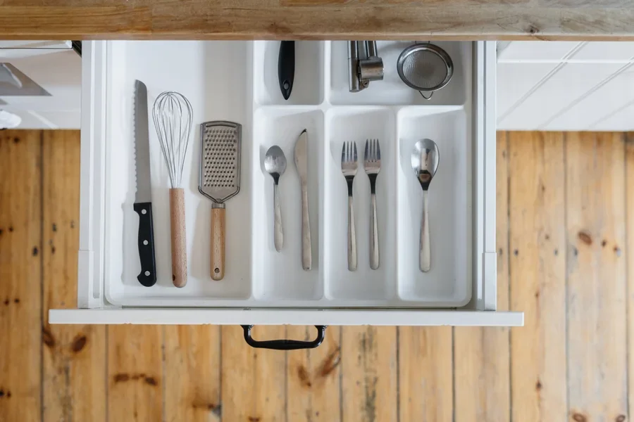 Plastic cutlery drawer with ample space for utensils