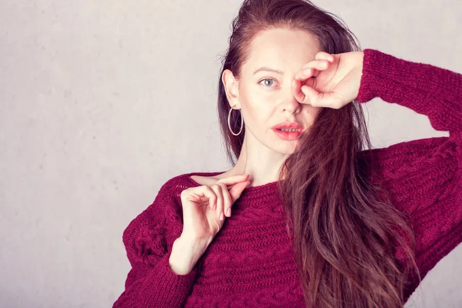 Бордовые против темно-бордовых волос