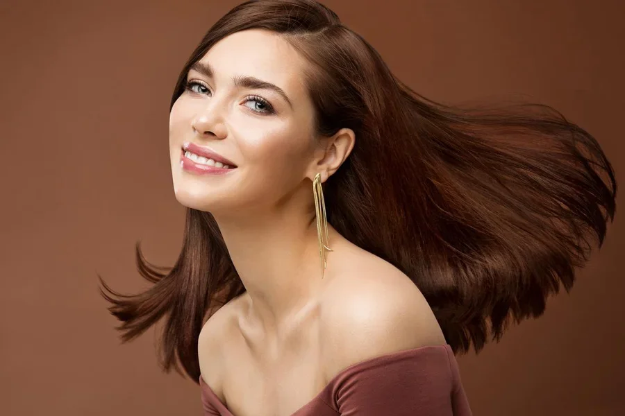 Cabelo castanho dourado