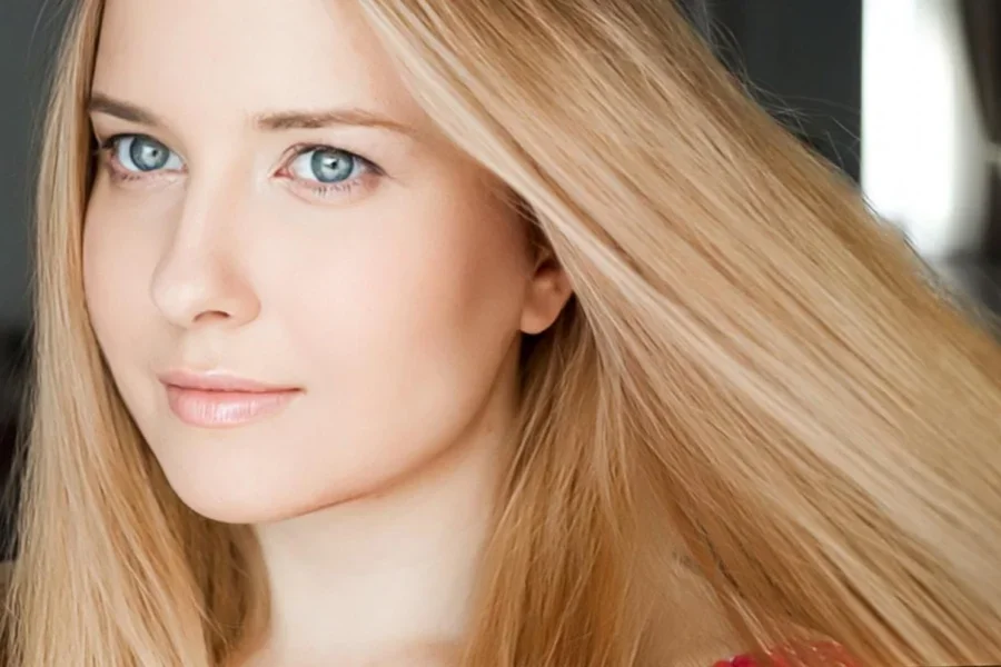 Light Strawberry Blonde