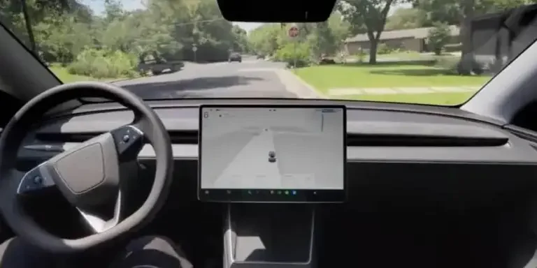 "내 테슬라의 가치는 떨어질까? 구독형 FSD의 영향"에 대한 대표 이미지