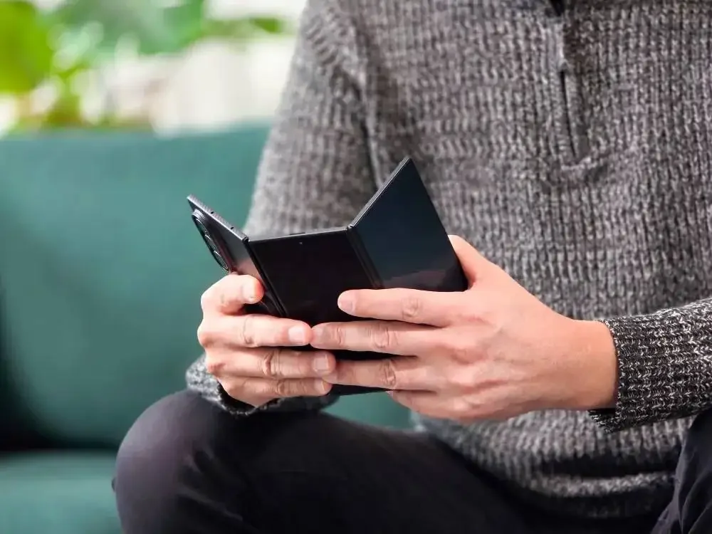 Samsung-Mobile-Galaxy-Z-TriFold (2)